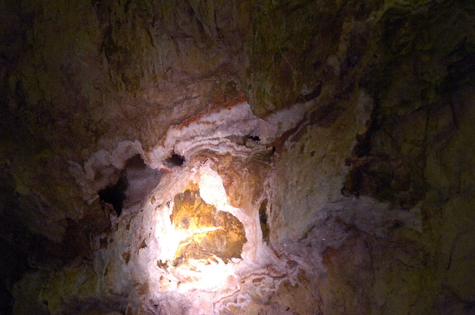 Höhle 2